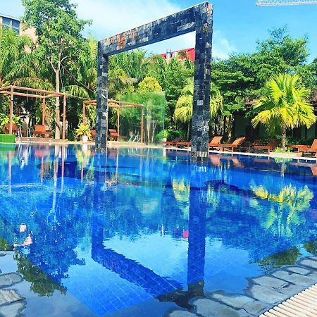 Twin Palms Resort Sihanoukville Exterior photo