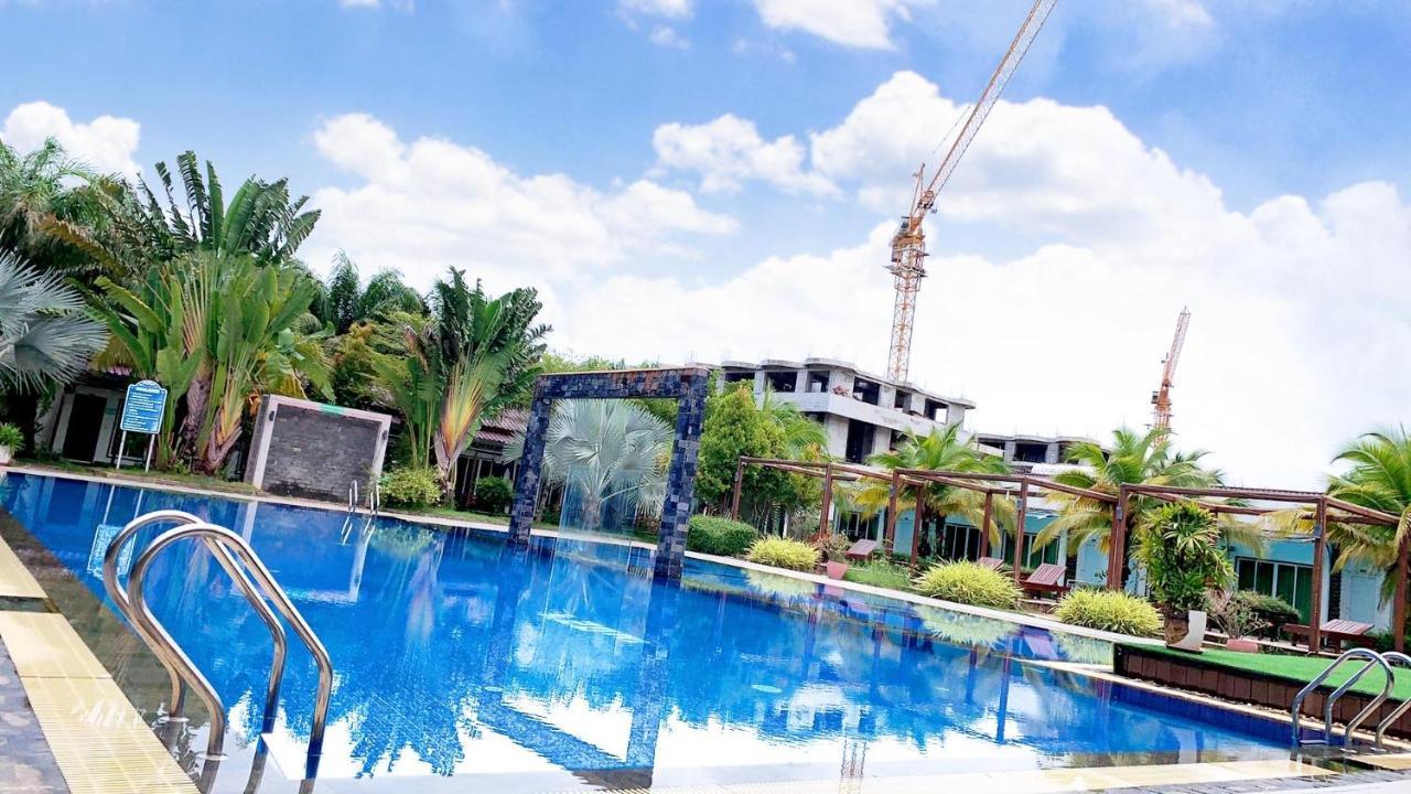 Twin Palms Resort Sihanoukville Exterior photo