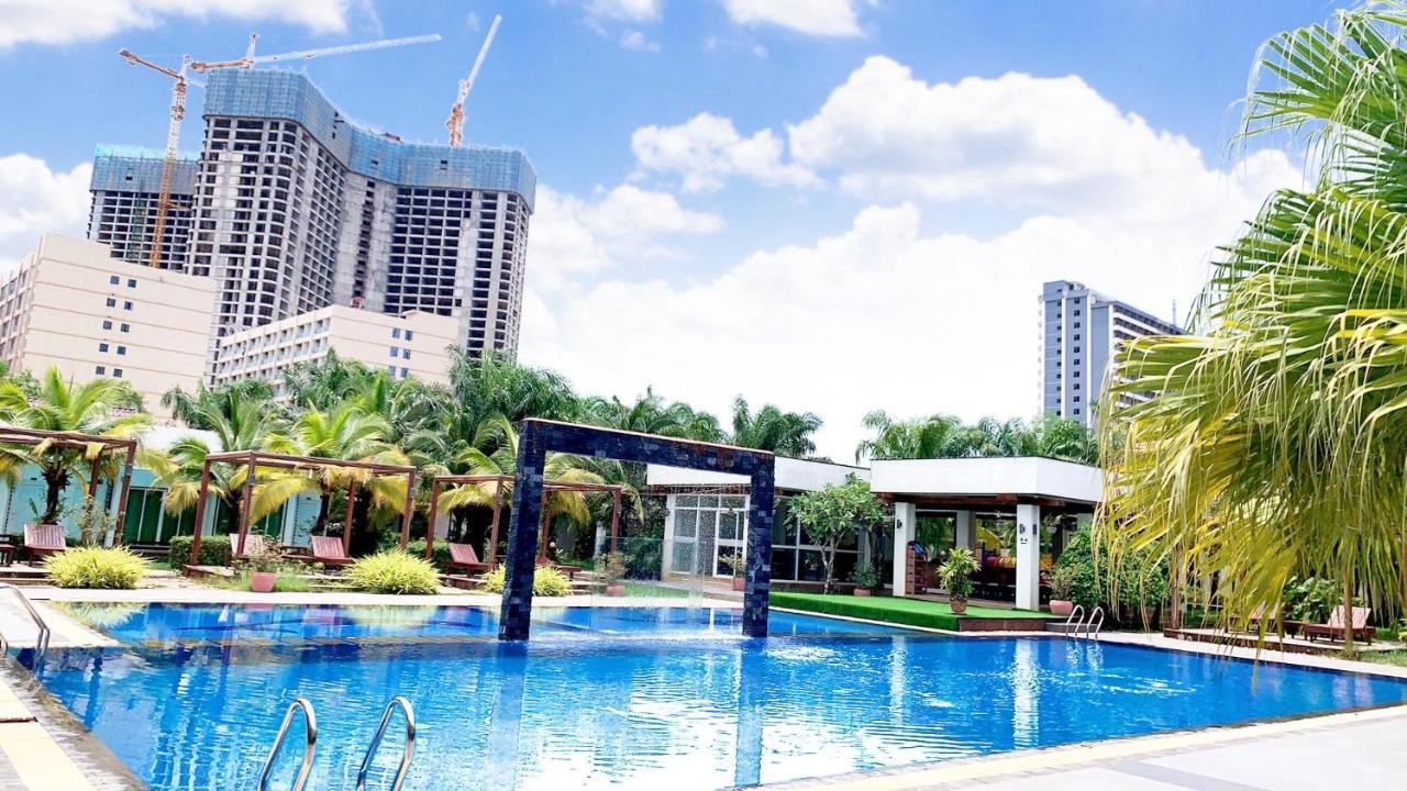 Twin Palms Resort Sihanoukville Exterior photo