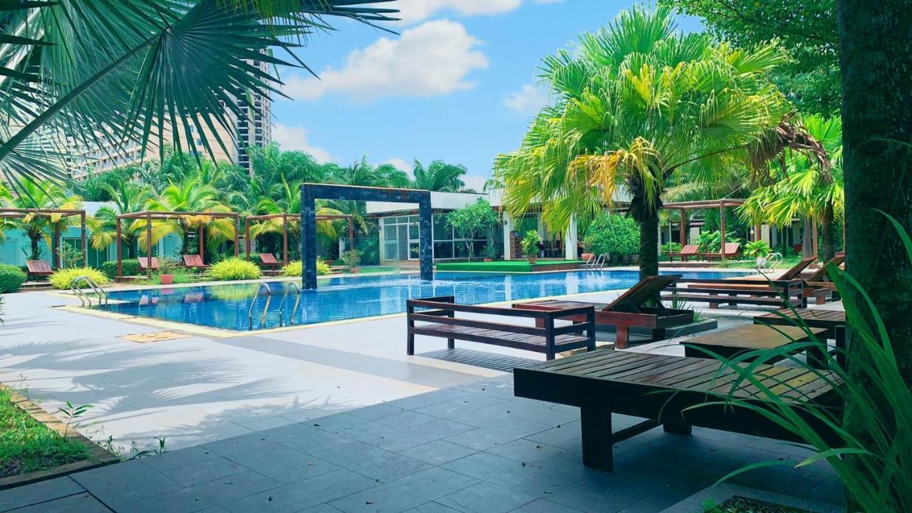 Twin Palms Resort Sihanoukville Exterior photo