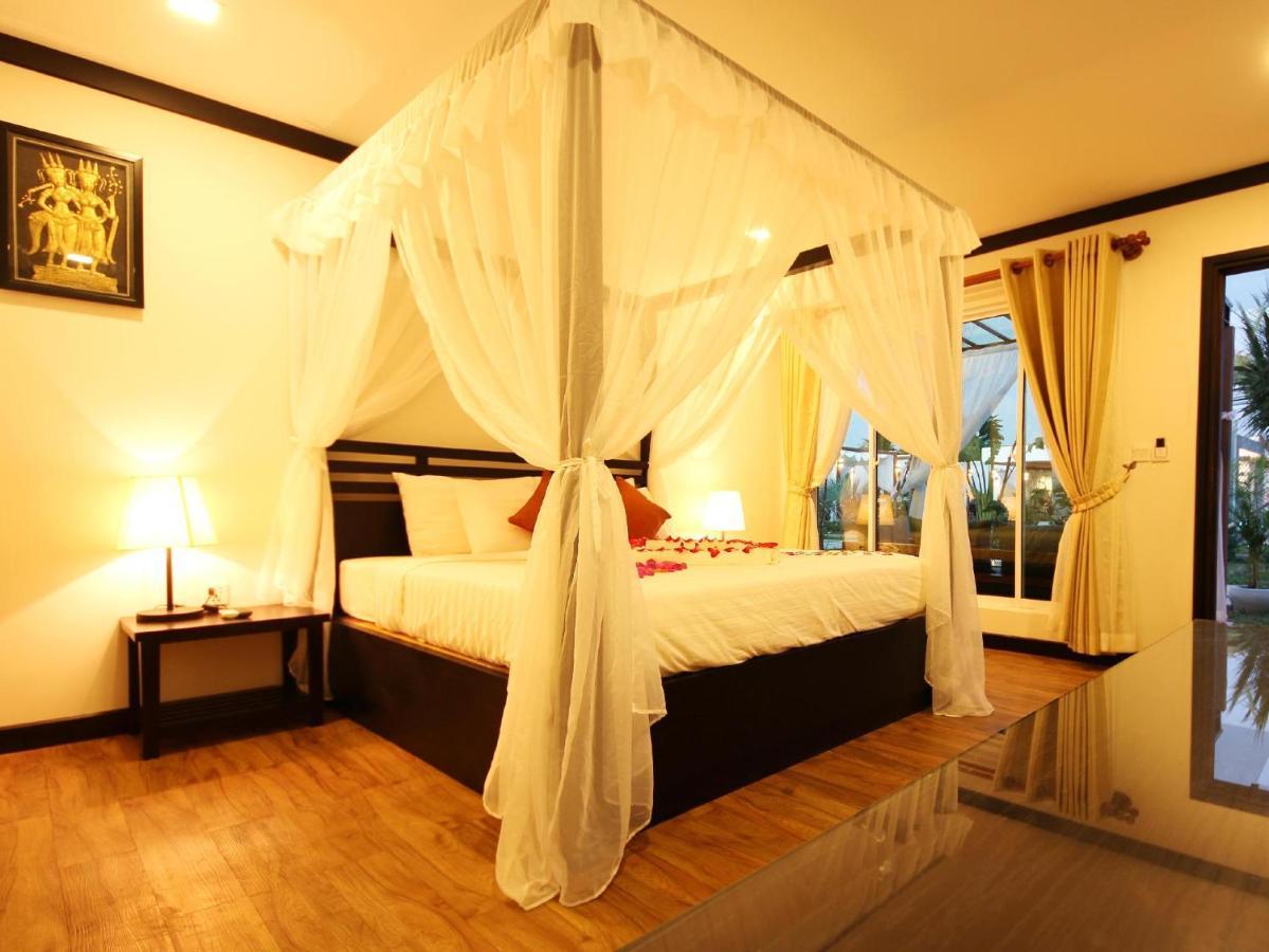 Twin Palms Resort Sihanoukville Exterior photo