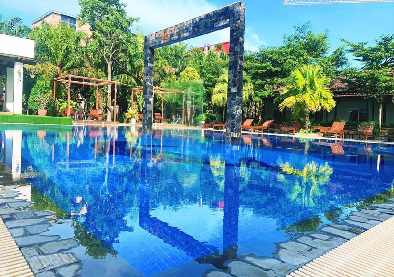 Twin Palms Resort Sihanoukville Exterior photo