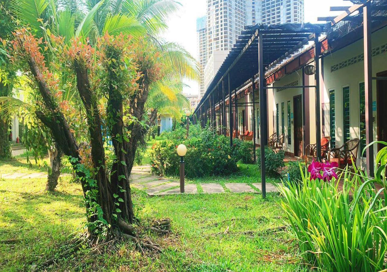 Twin Palms Resort Sihanoukville Exterior photo