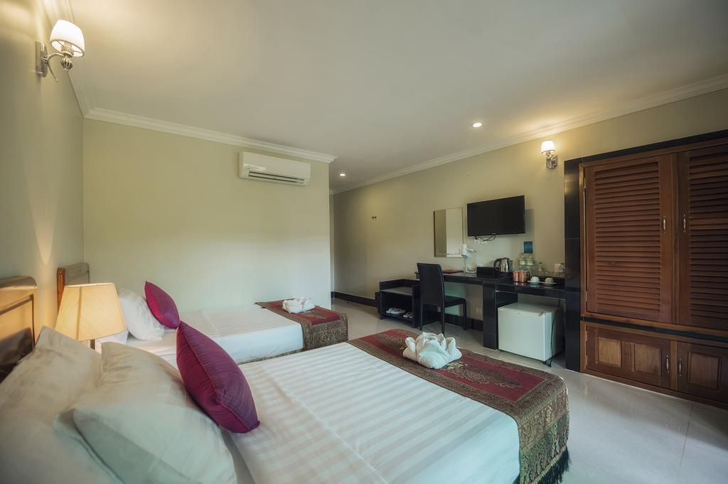 Twin Palms Resort Sihanoukville Exterior photo