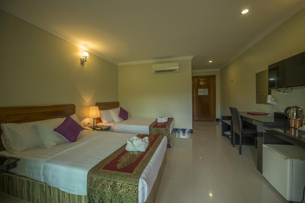 Twin Palms Resort Sihanoukville Exterior photo