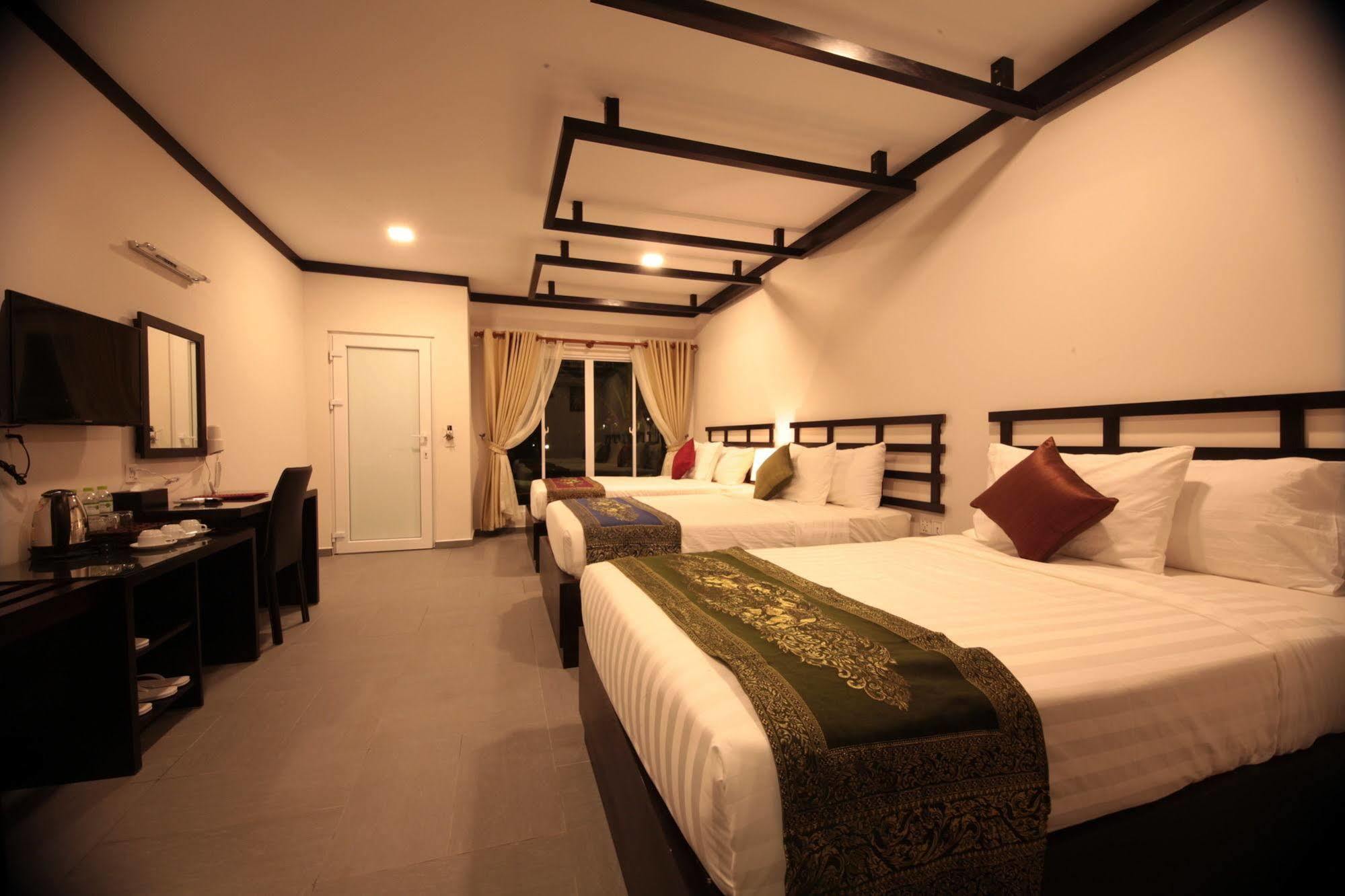 Twin Palms Resort Sihanoukville Exterior photo