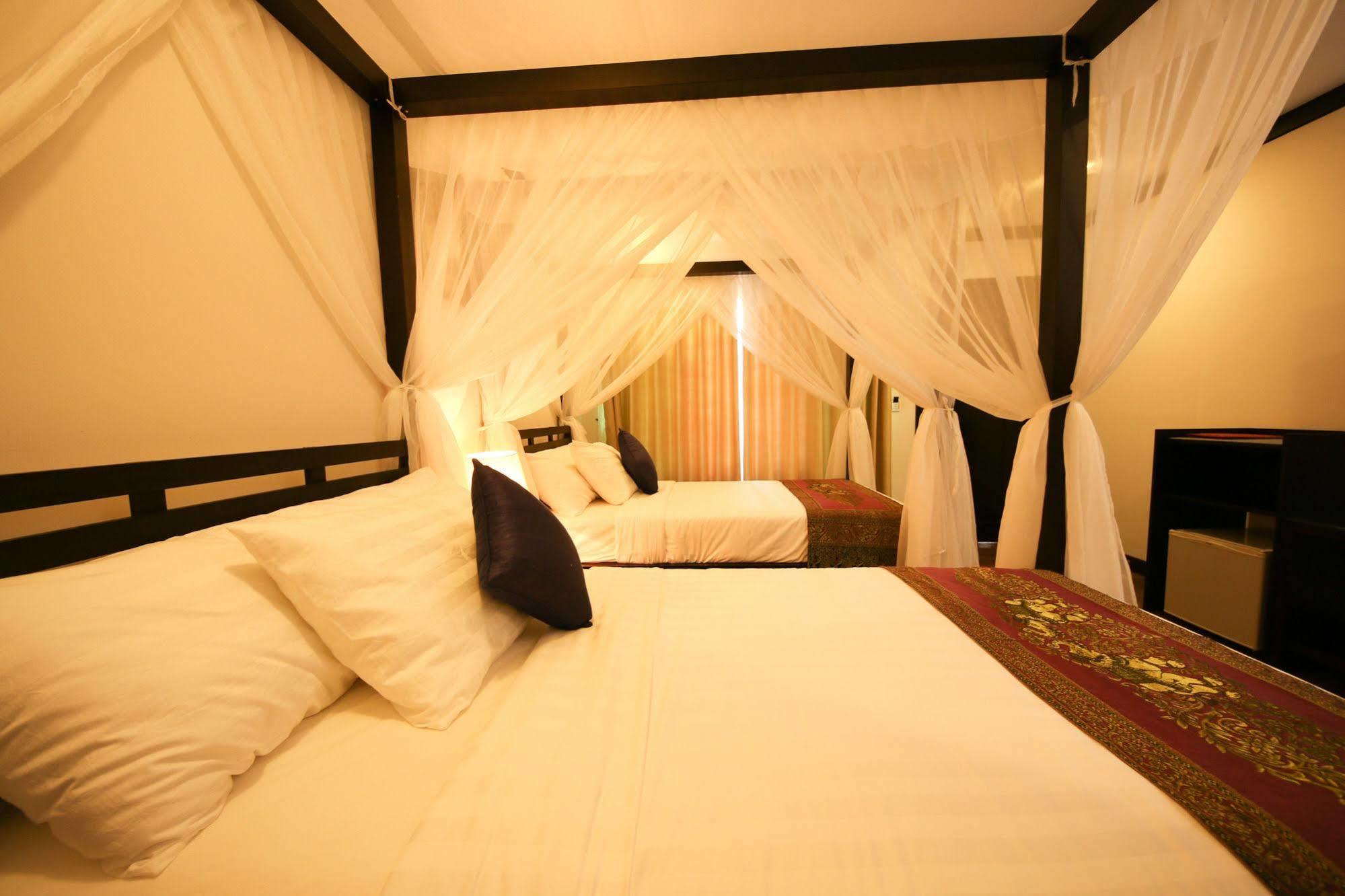 Twin Palms Resort Sihanoukville Exterior photo
