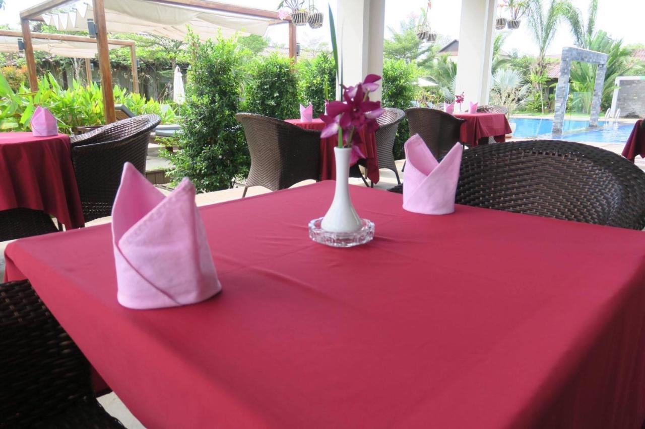 Twin Palms Resort Sihanoukville Exterior photo
