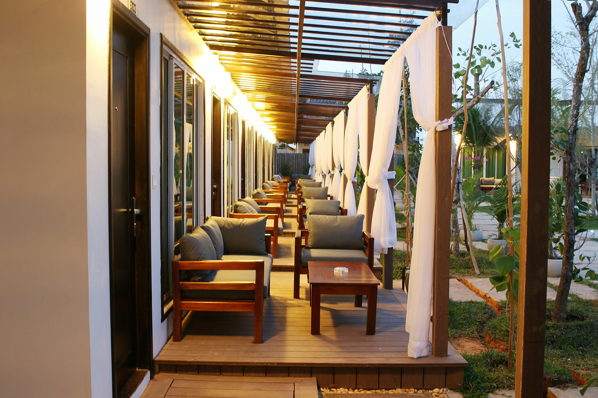Twin Palms Resort Sihanoukville Exterior photo